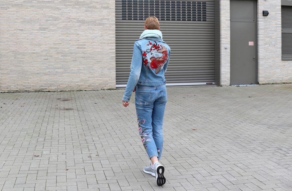 letters_and_beads_fashion_frühlingsjacken_mit_patches_diy_buy_jeans_stickereien_allover_look_sportlich